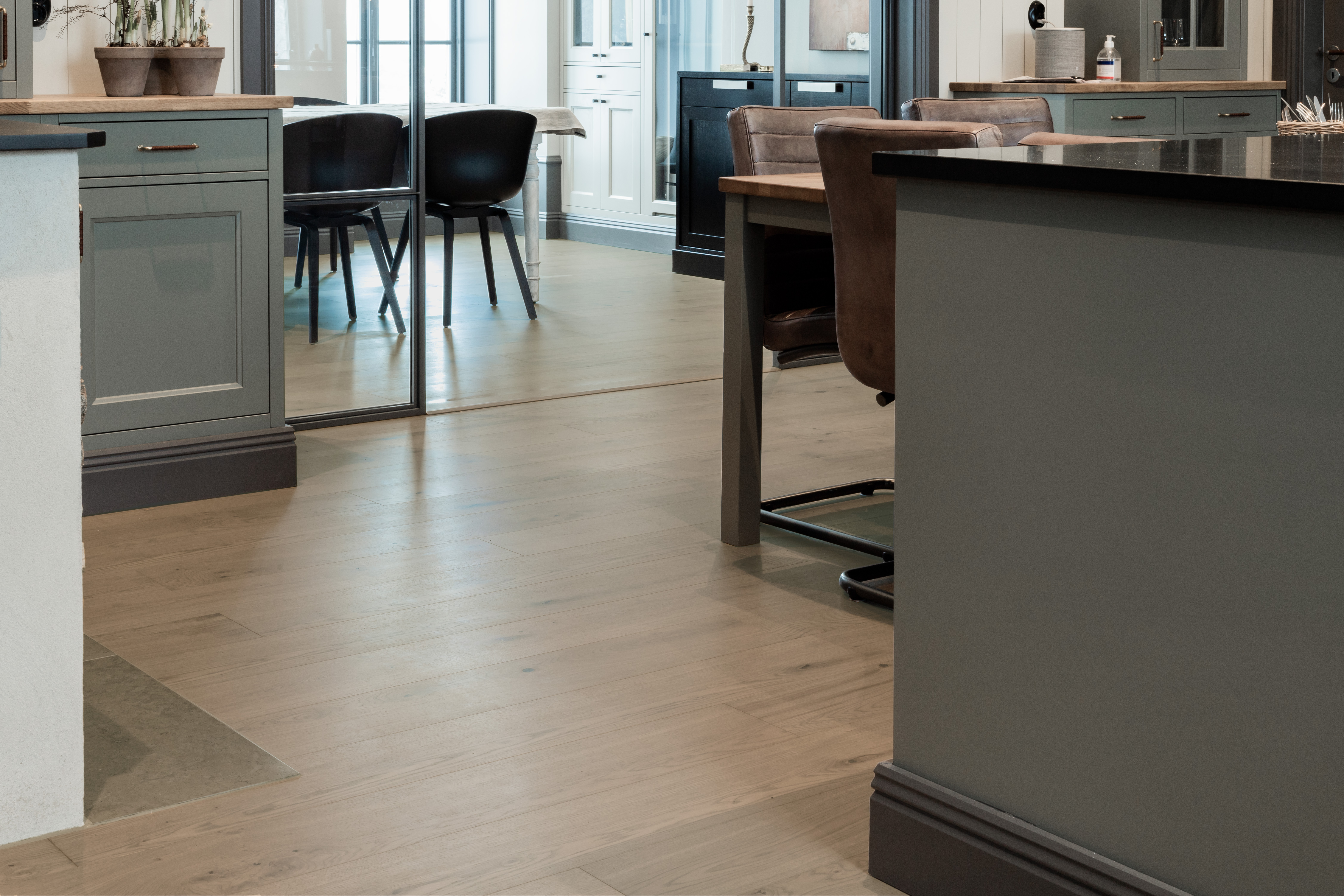 Maxwood XL Ek Natur Elegant Grå 137045 Kök3